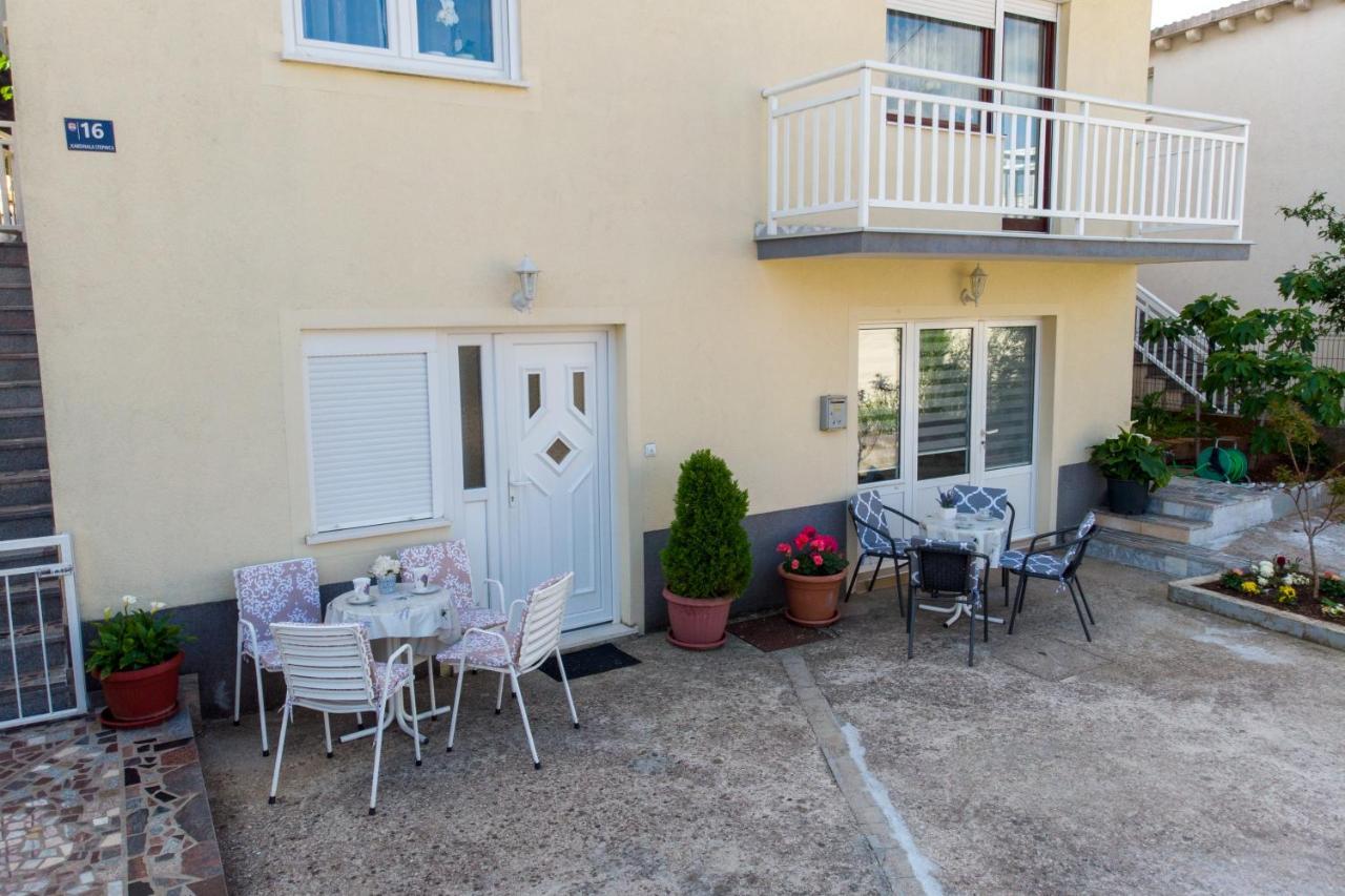 Apartmani Frane 内乌姆 外观 照片