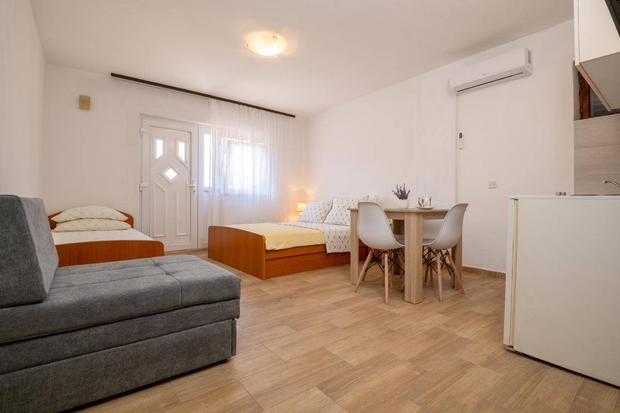 Apartmani Frane 内乌姆 外观 照片